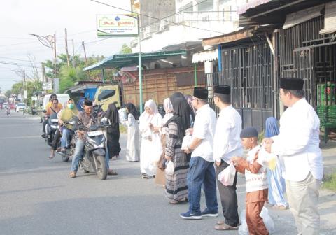 berbagi takjil